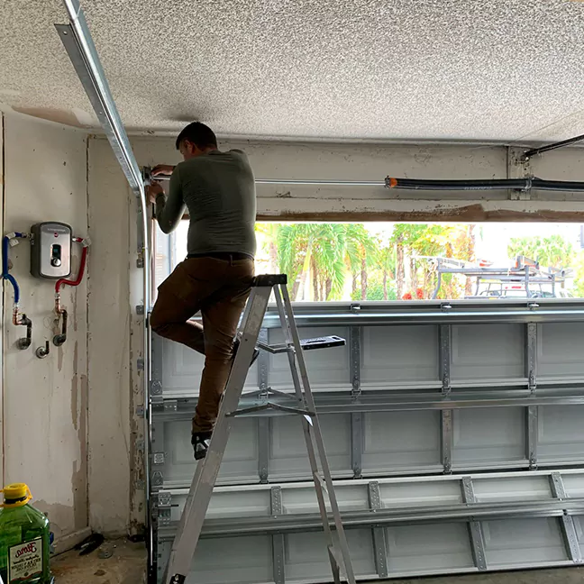 Experienced Garage Door Installation Experts in Southwest, FL